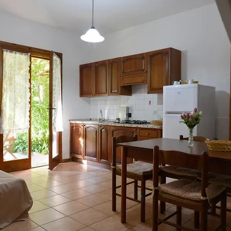 Casa * Montescudaio
